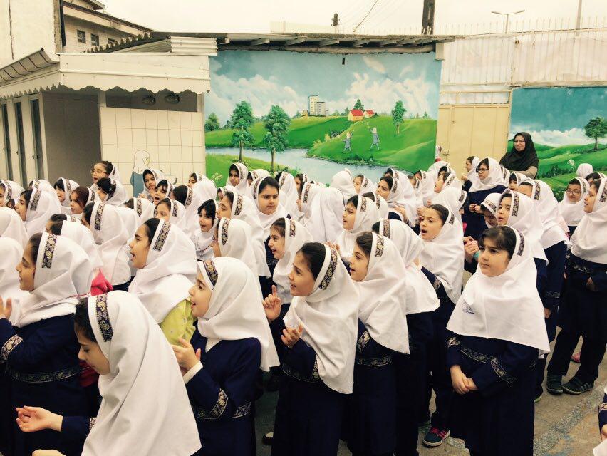 برگزاری جشن تولد حضرت علی و روز پدر به همراه پذیرایی از دانش آموزان